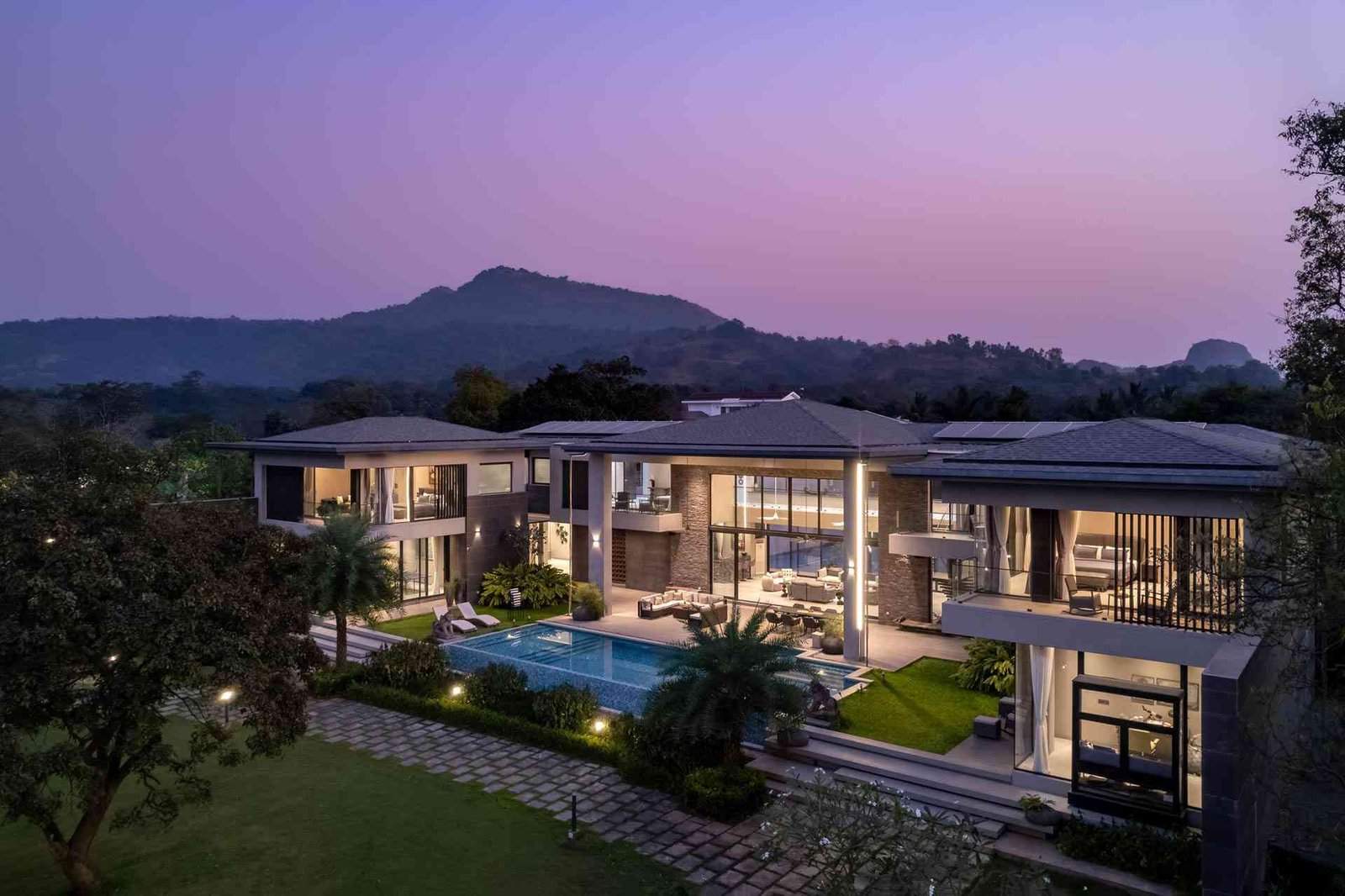 Luxury Villa in Veraval